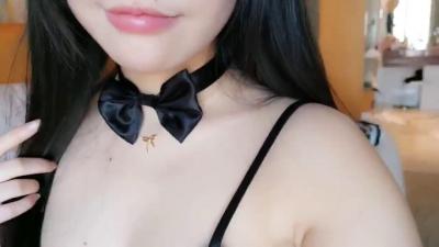 萝莉家里自慰下面流不停..